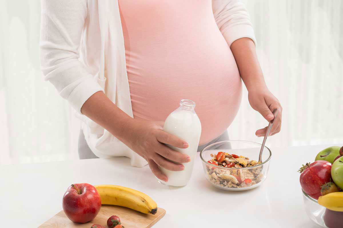 Что можно пить в первом триместре. Питание беременной. Еда для беременной. Питание будущей матери.